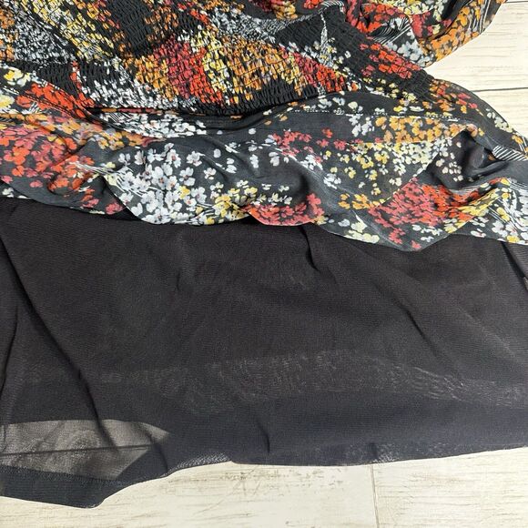 Anthropologie Akemi + Kin Adria Smocked Floral Blouse Size Large Black Splitneck - Picture 10 of 14